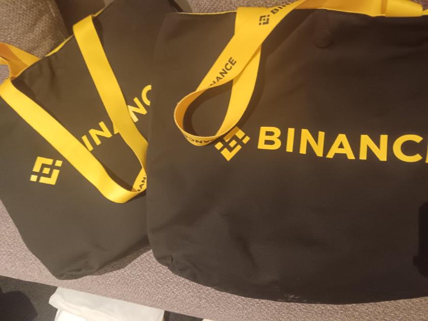 BINANCE BAG