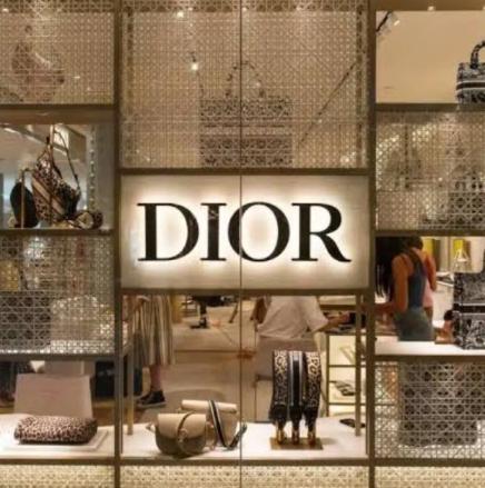 DIOR
